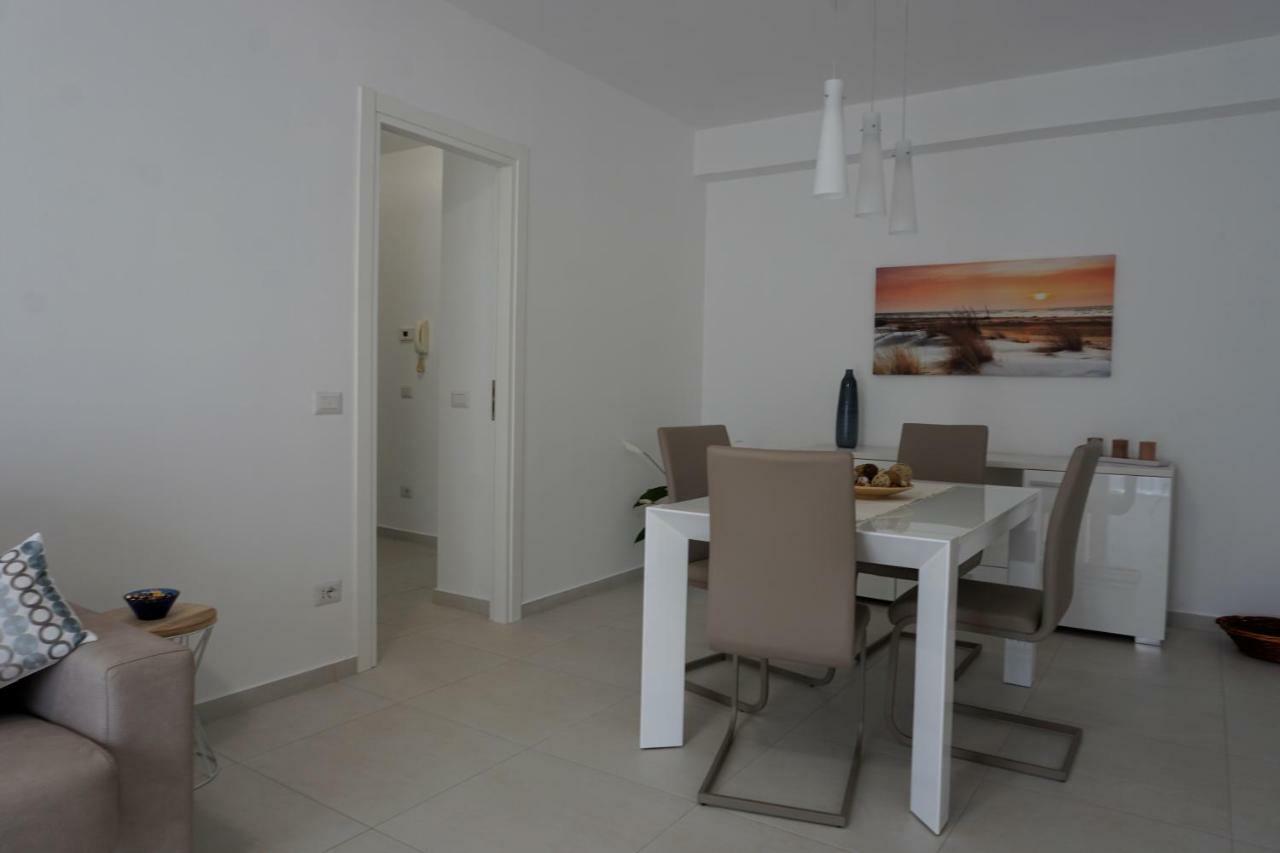 Casa Gise Lägenhet Aci Castello Exteriör bild